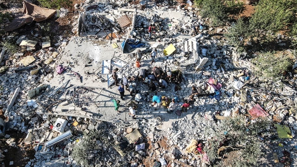 İdlib'de pazar yerine saldırı: 10 sivil öldü!