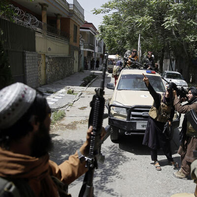 Taliban'dan intihar bombacılarının ailelerine söz!