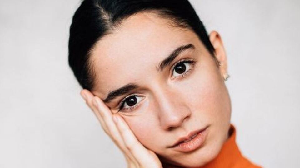 Hamlet afişinde üzeri örtülen Elit İşcan kimdir?