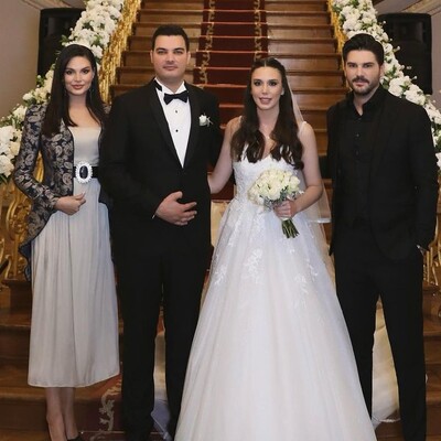 Kardeşini evlendirdi