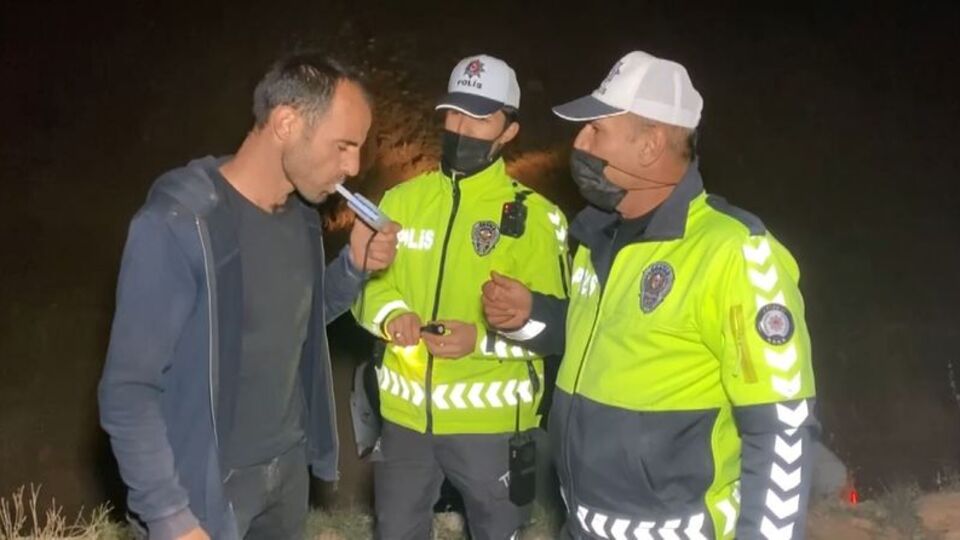 Polisin alkollü şahısla imtihanı