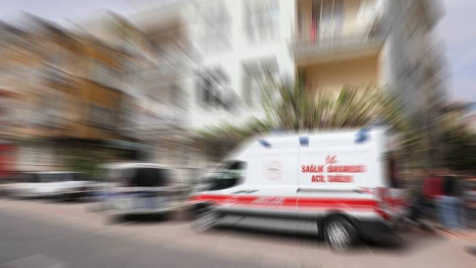 Annesini evde ölü buldu