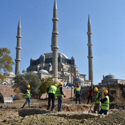 Selimiye Camii'nin çevre düzenlemesinde heyecanlandıran keşif