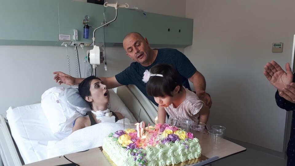 Estetik ameliyatı sonrası yatağa bağımlı kaldı