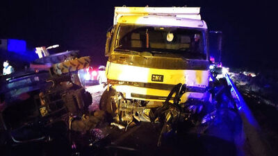 Kontrolden çıkan kamyon dehşet saçtı!