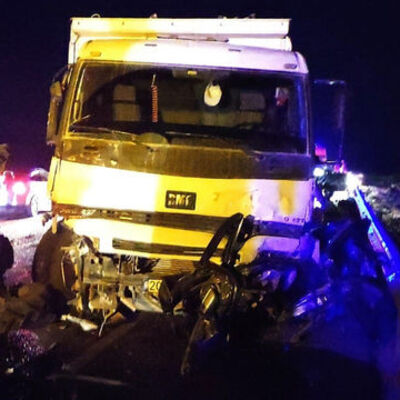 Kontrolden çıkan kamyon dehşet saçtı!