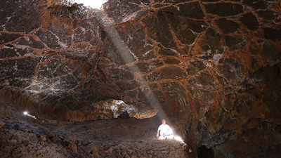Sönmüş volkanik Karacadağ'ın eteklerinde Lav Yolu yürüyüşü