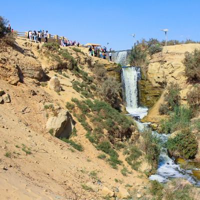 İnanılmaz ama gerçek... Çölün ortasında akıyor