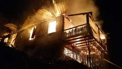 Korkunç iddia! Çevreci ressamın evi kundakladı