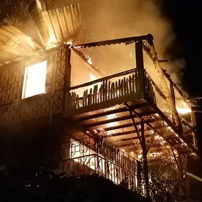 Korkunç iddia! Çevreci ressamın evi kundakladı