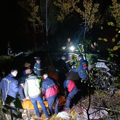 Virajı alamayan kamyonet uçuruma yuvarlandı: 3 ölü, 1 yaralı