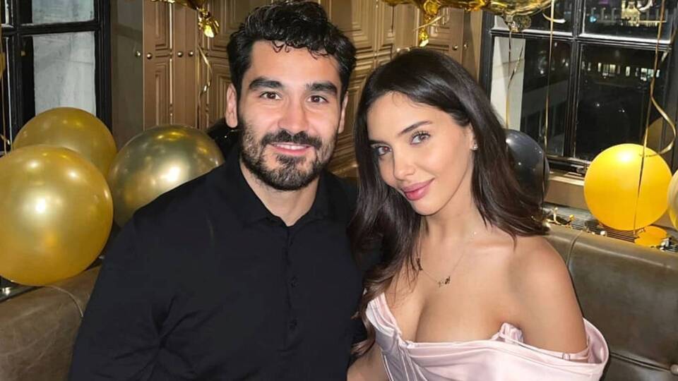 Sevgiliden sürpriz kutlama