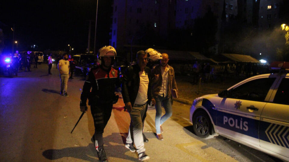 Sokak düğünü savaş alanına döndü
