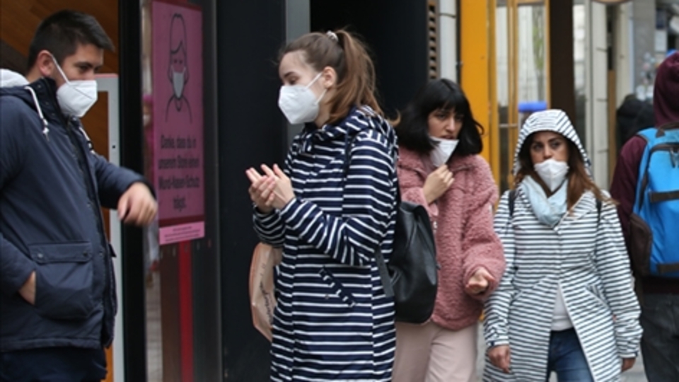 Avusturya'da iş yerlerinde Kovid-19 aşısı ve test şartı