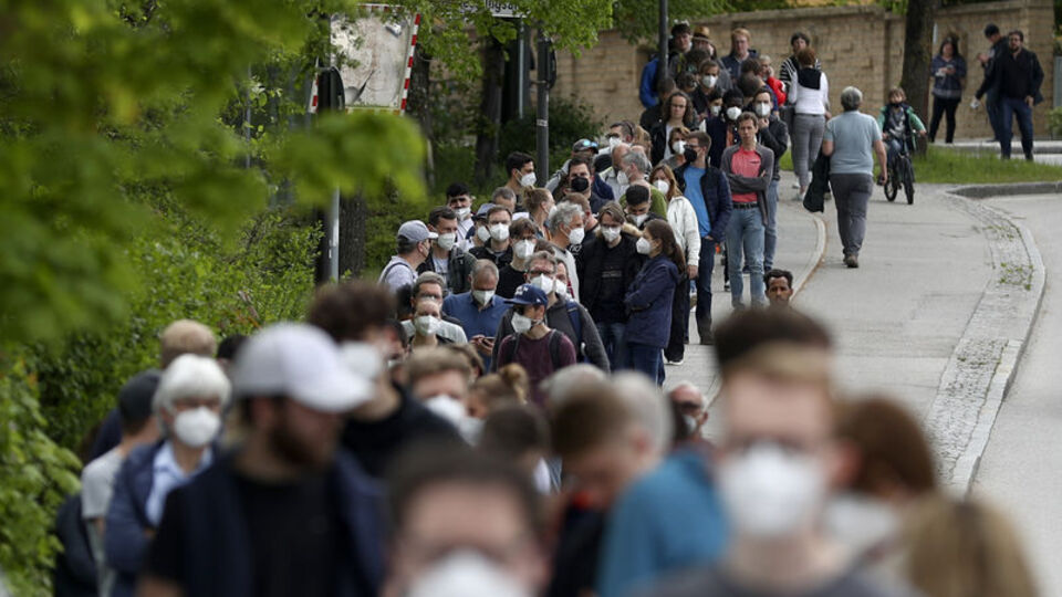 Almanya'da vaka sayısı aylar sonra en yüksek seviyede!