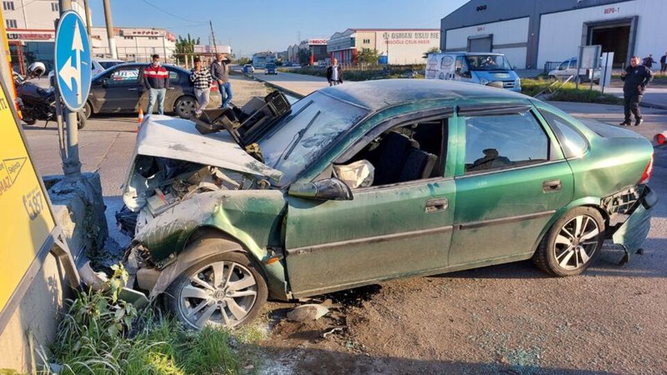 Beton duvara çarptı, son anda kurtuldu