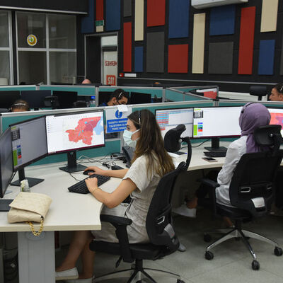 112'yi çıldırttı! Bin kez aradı, 10 bin mesaj attı