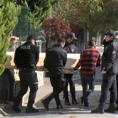 Emekli polis cinneti: Eşi ve kızını vurdu