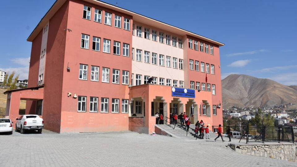 Hakkari'de şehit Hasan Cevher'in adı kütüphanede yaşatılacak