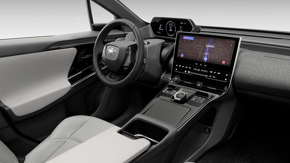 İlk tam elektrikli aracını tanıttı