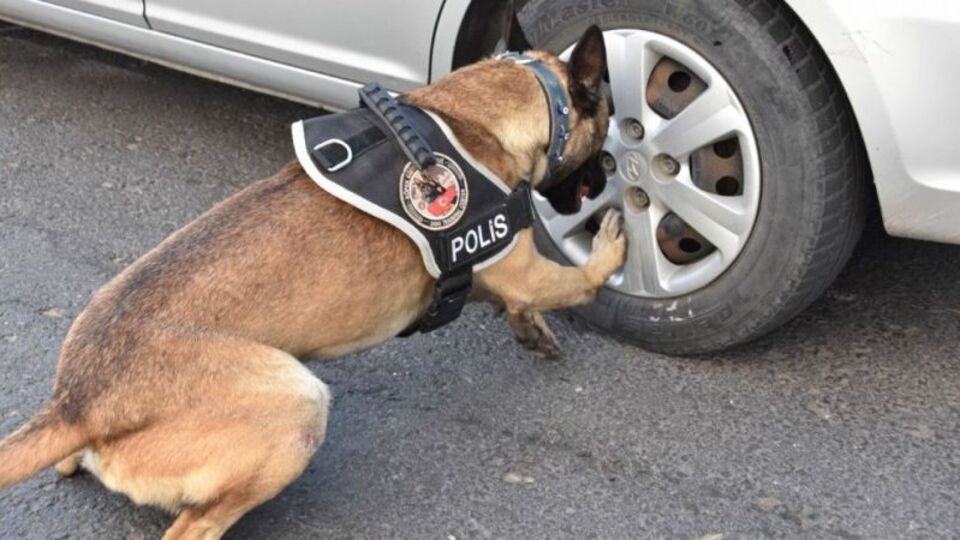 Eşyaların arasından 2 milyon liralık uyuşturucu çıktı!