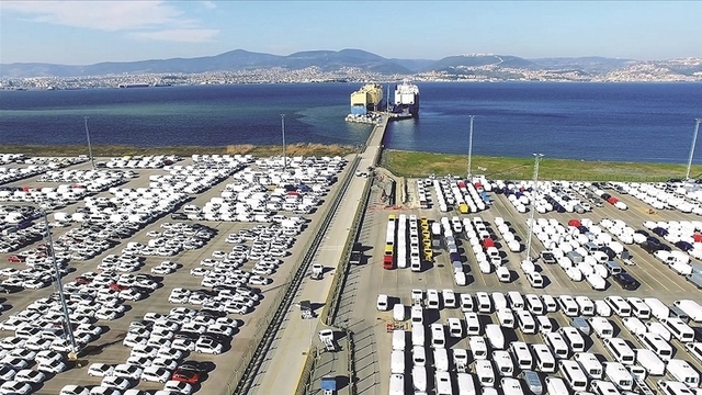 Üretilen her 10 araçtan 8'i ihraç edildi