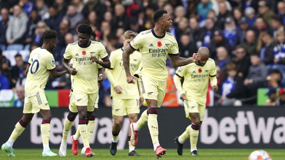 Arsenal, Leicester'ı devirdi