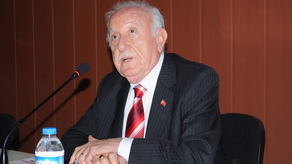 Prof. Dr. Uygur Tazebay hayatını kaybetti