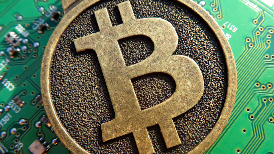 Bitcoin yükseldi, MANA düştü