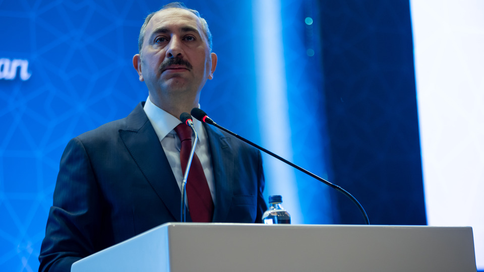 Bakan Gül'den 'hukuk devleti' çıkışı