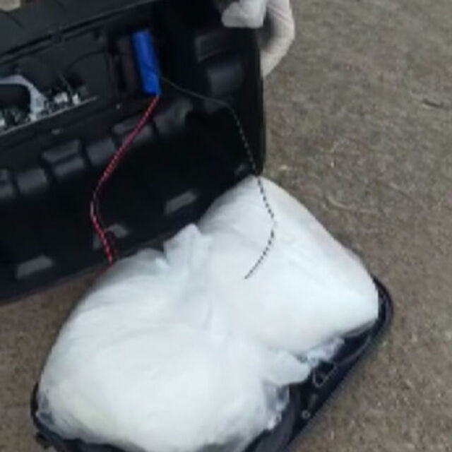 Hoparlöre gizlemişler! 2 kilo ele geçirildi