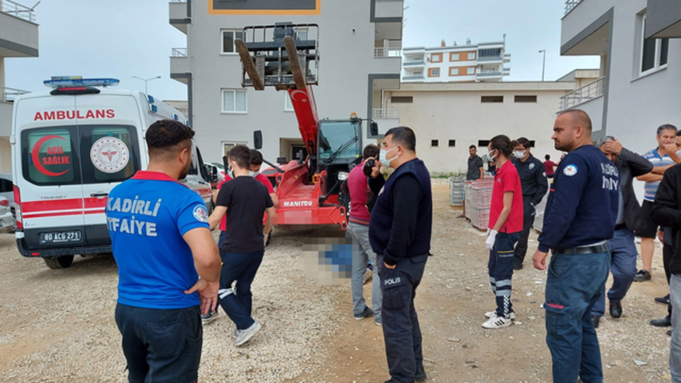 Vincin altında kalan inşaat bekçisi öldü