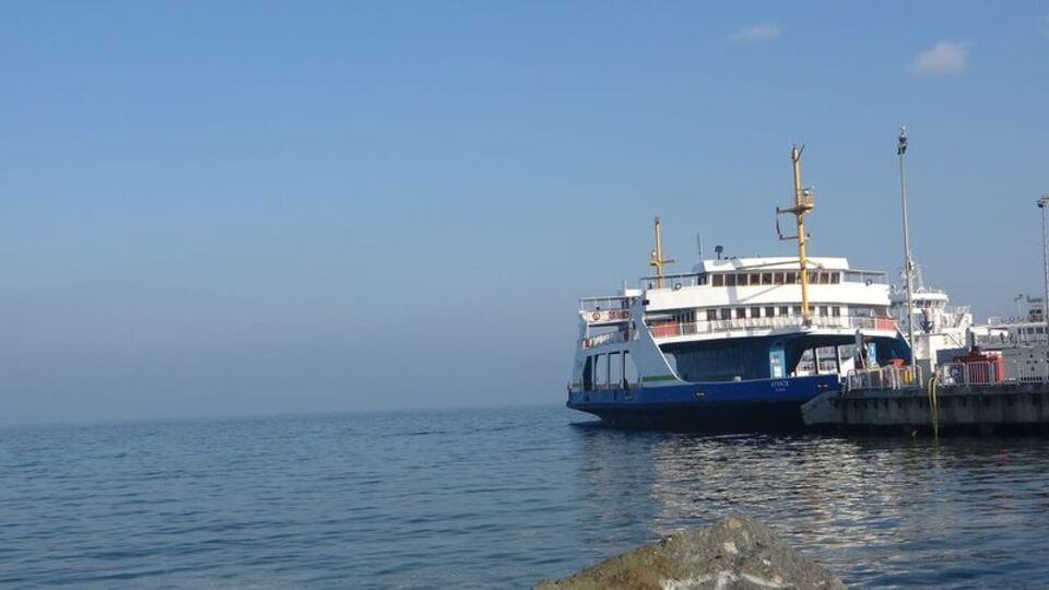 Çanakkale Boğazı gemi geçişlerine kapatıldı