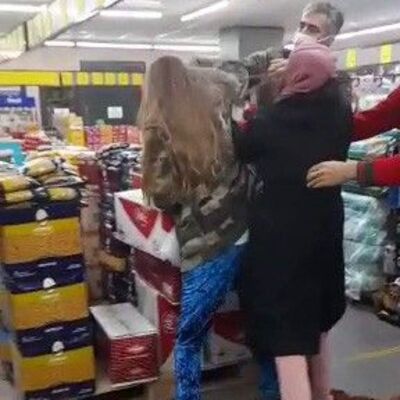 Markette kadınların maske kavgası!