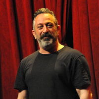 Cem Yılmaz'dan hayranına 'otopark parası' yanıtı