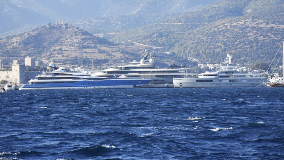 Bill Gates ve Jeff Bezos Bodrum'a demir attı
