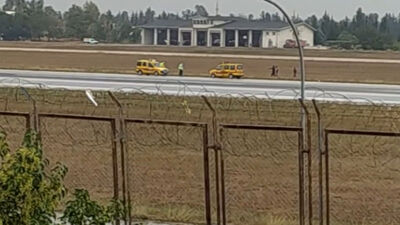 Piste inen uçağın önüne çıktı, çok sayıda gözaltı var