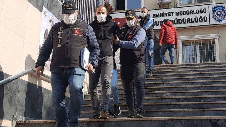 "Sevgilimin evine çok geliyorsun!" Döve döve öldürdüler!