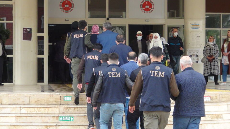 4 ilde FETÖ operasyonu! 16 gözaltı