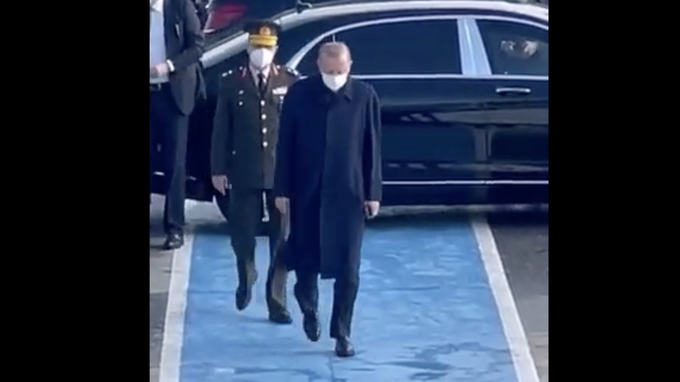 İletişim Başkanı: Dosta güven, düşmana korku