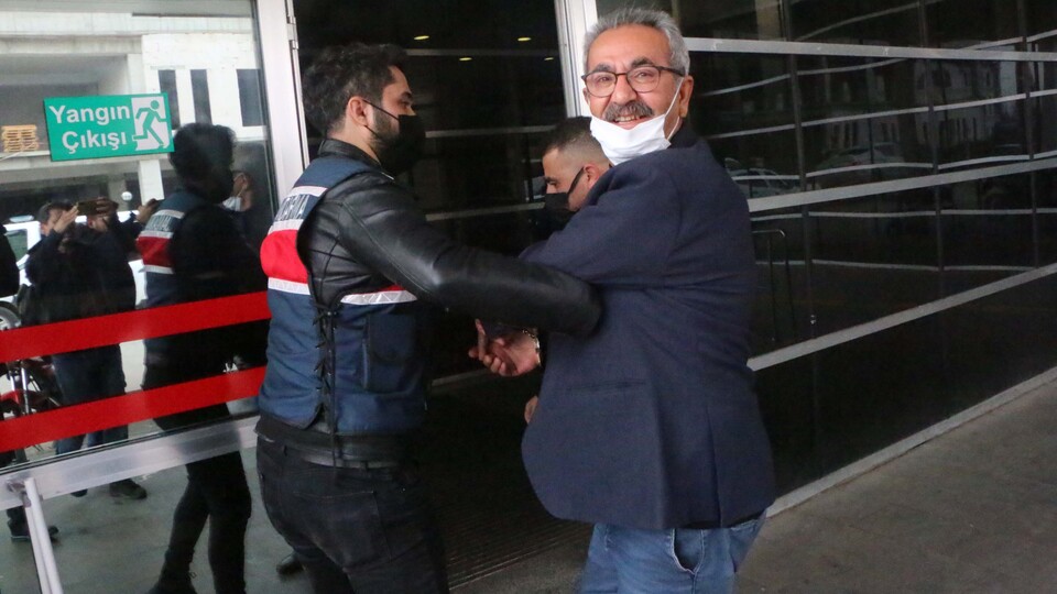 Eski HDP'li vekil gözaltına alındı