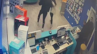 Telefonu pahalı bulunca iş yeri sahibini vurdu!