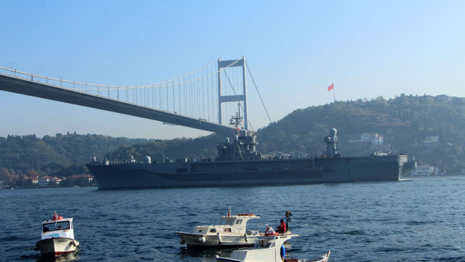 Rusya, Karadeniz'e giren ABD gemisini izlemeye aldı