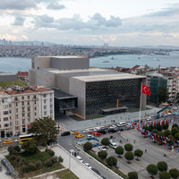 Gazetecilere tanıtıldı