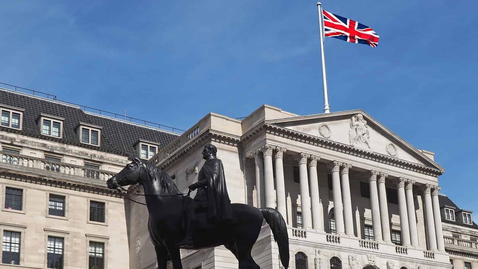 İngiltere Merkez Bankası faize dokunmadı