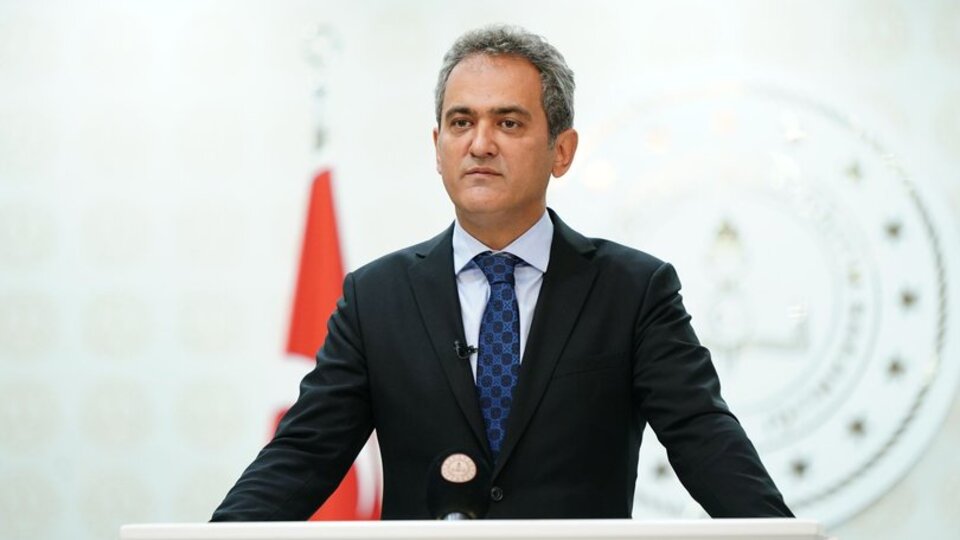 Öğretmenler ara tatilde izinli mi?