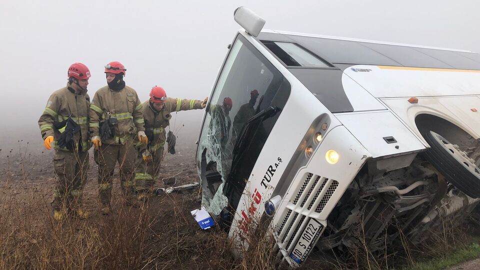 Okul servisi kaza yaptı! 13 kişi yaralandı
