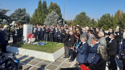 Bülent Ecevit mezarı başında anıldı