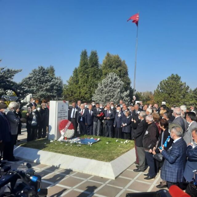 Bülent Ecevit mezarı başında anıldı