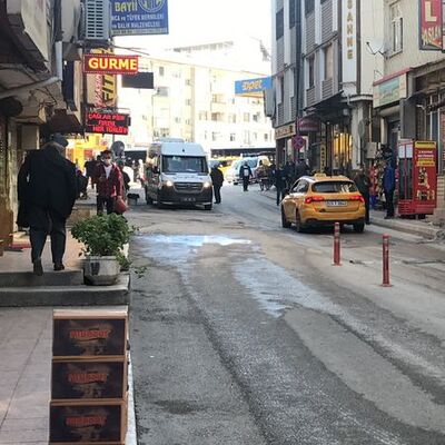 Garsonlara kızdı, yanlışlıkla arkadaşını öldürdü